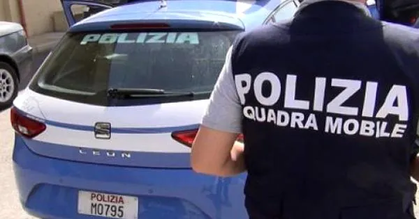 https://gazzettadiparma.cdn.m33cloud.com/resizer/600/315/true/2022_03_17/pula_auto_2-1647523077035.jpg--bologna__23enne_rapito_e_tenuto_in_ostaggio_liberato_dalla_polizia__tre_arresti.webp?1788186265000