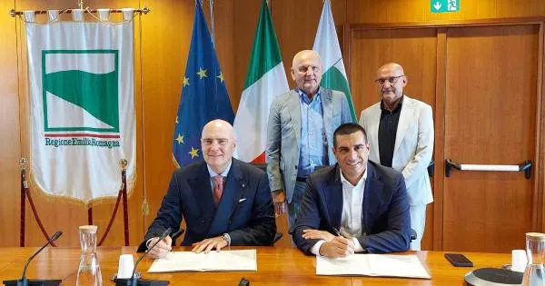 https://gazzettadiparma.cdn.m33cloud.com/resizer/600/315/true/2026_09_01/Farmindustria-1788280639260.jpg--intesa_fra_e_r_e_farmindustria___alleanza_strategica_per_la_ricerca.webp?1788280639291