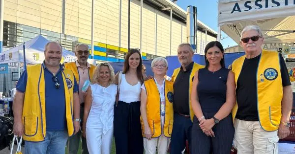 https://gazzettadiparma.cdn.m33cloud.com/resizer/600/315/true/2026_09_03/IMG_7787-1788454552916.jpeg--andiamo_al_parma___foto_eventi_prima_della_presentazione.webp?1788454554771