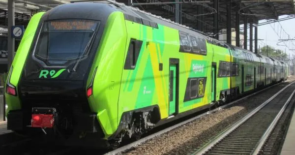 https://gazzettadiparma.cdn.m33cloud.com/resizer/600/315/true/2026_09_03/Treni_regionali_verdi_FOTO_2-1788452048165.jpg--treni_regionali_di_trenitalia__sempre_meno_convogli_grigi_e_sempre_piu_verdi.webp?1788452048232