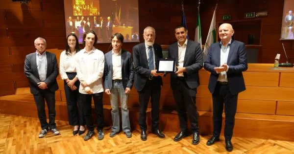 https://gazzettadiparma.cdn.m33cloud.com/resizer/600/315/true/2026_09_07/martelli-1788790230514.jpg--team_dell_innovazione__l_universita_di_parma_premiata_insieme_ad_altri_tre_atenei_regionali_da_de_pascale_e_colla__foto.webp?1788790234911