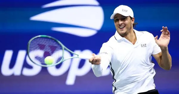 https://gazzettadiparma.cdn.m33cloud.com/resizer/600/315/true/2026_09_08/darderi-1788849380218.jpg--us_open__fuori_anche_l_ultimo_azzurro__darderi_eliminato_da_zverev.webp?1788849380885