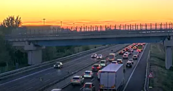 https://gazzettadiparma.cdn.m33cloud.com/resizer/600/315/true/2026_09_12/autostrada_a1-1789235184642.png--scontro_auto_camion_in_a1__27enne_al_pronto_soccorso__lunghe_code_all_altezza_di_parma__foto.webp?1789235184806