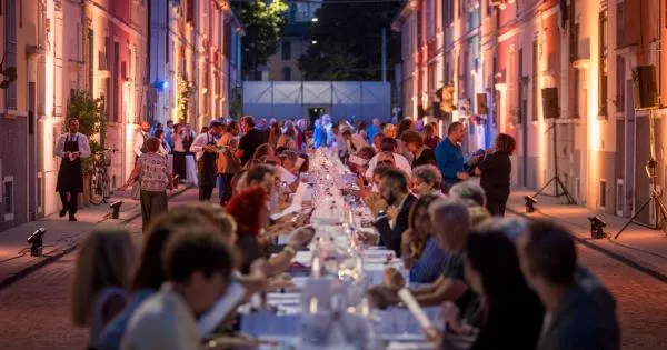 https://gazzettadiparma.cdn.m33cloud.com/resizer/600/315/true/2026_09_14/IMG_2813-1789373253434.jpg--la_cena_in_via_della_salute__ecco_chi_c_era.webp?1789373253557