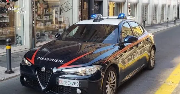 https://gazzettadiparma.cdn.m33cloud.com/resizer/600/315/true/2026_09_18/18.09.2026_Parma_foto_per_denuncia_furto_centro_citta-1789722010679.jpg--furto_di_cosmetici_in_un_negozio_del_centro__denunciato_un_40enne_straniero.webp?1789722010730