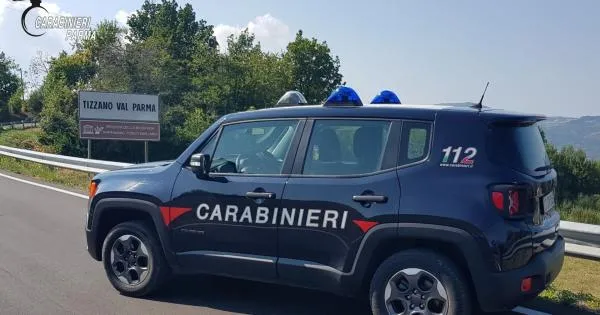 https://gazzettadiparma.cdn.m33cloud.com/resizer/600/315/true/2026_09_19/19.09.2026_Tizzano_V.P._foto_denuncia_truffa-1789806867298.jpg--tizzano_val_parma__creano_il_falso_sito_di_una_nota_azienda_di_ricambi_auto_e_truffano_un_60enne__denunciate_tre_persone_.webp?1789806867763