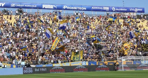 https://gazzettadiparma.cdn.m33cloud.com/resizer/600/315/true/2026_09_20/parmagenoa-1789911516173.jpg--parma_genoa_un_bivio__da_una_parte_un_respiro_di_solievo__dall_altra_e_allarme_rosso.webp?1789911516968