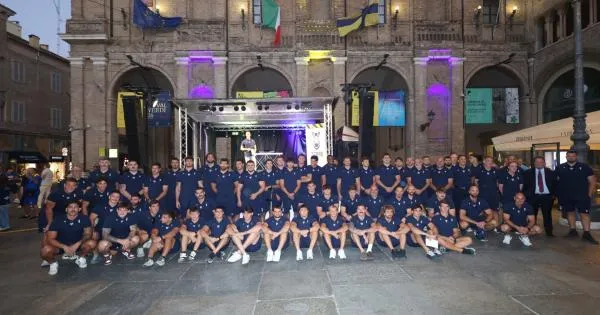 https://gazzettadiparma.cdn.m33cloud.com/resizer/600/315/true/2026_09_22/IN4A6358-1790101326456.JPG--parma_e_rugby__passione_senza_fine__tutte_le_squadre_presentate_sul_palco_di_piazza_garibaldi___le_foto.webp?1790101326545