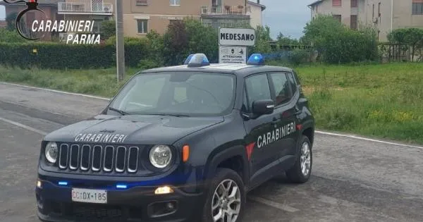 https://gazzettadiparma.cdn.m33cloud.com/resizer/600/315/true/2026_09_23/23.09.2026_Foto_CC_Medesano_denunce_per_furto-1790154910636.jpg--medesano__gli_svuotano_il_conto_dopo_averlo_derubato_al_supermercato__i_carabinieri_denunciano_due_donne_straniere.webp?1790154910864