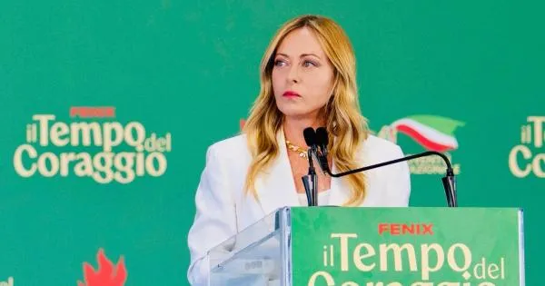 https://gazzettadiparma.cdn.m33cloud.com/resizer/600/315/true/2026_09_23/meloni-1790145271607.jpg--meloni__la_scuola_e__qualcosa_di_destra_.webp?1790145272968