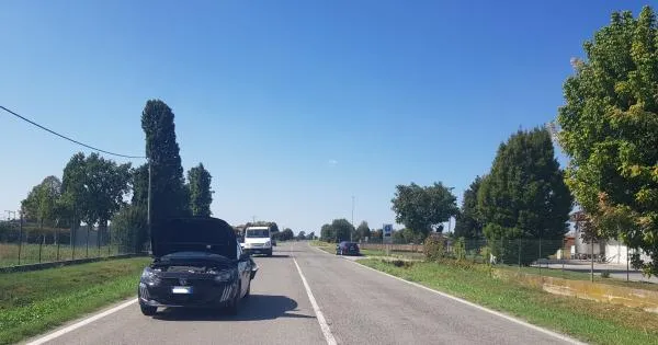 https://gazzettadiparma.cdn.m33cloud.com/resizer/600/315/true/2026_09_23/temponamentopieve-1790169697070.jpg--tamponamento_tra_due_auto_sulla_provinciale_parma_cremona__un_ferito__foto.webp?1790169697962