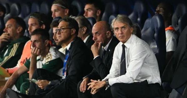 https://gazzettadiparma.cdn.m33cloud.com/resizer/600/315/true/2026_09_25/mancini-1790369549579.jpg--imprecisa__fragile_e_lenta__la_nuova_italia_di_mancini_perde_2_0_e_delude_alla_prima_uscita_contro_il_belgio.webp?1790369550173