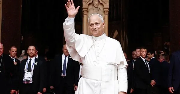https://gazzettadiparma.cdn.m33cloud.com/resizer/600/315/true/2026_09_30/papa_leone-1790749914554.jpg--la_nuova_rotta_tracciata_da_papa_leone_in_francia.webp?1790749914900
