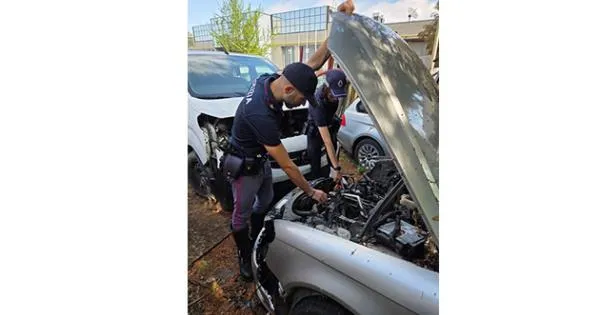 https://gazzettadiparma.cdn.m33cloud.com/resizer/600/315/true/2026_10_01/Griglie_copia-1790842369900.jpg--polizia_di_stato_e_polizia_locale_di_parma_controlli_congiunti_settore_compravendita_e_riparazione_veicoli.webp?1790842370052