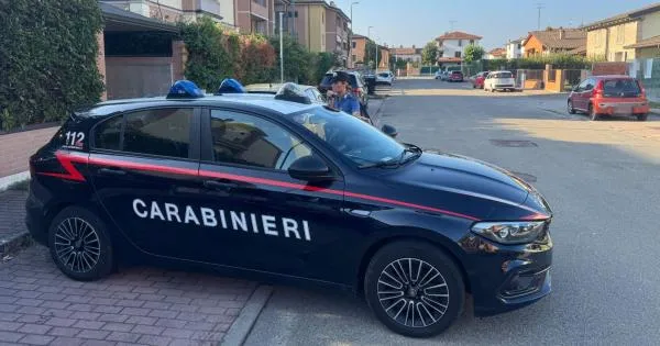 https://gazzettadiparma.cdn.m33cloud.com/resizer/600/315/true/2026_10_05/05.10.2026_Noceto_foto_arresto_truffa_finto_carabiniere-1791192189285.jpg--noceto__truffa_ai_danni_di_un_60enne_con_la_tecnica_del_finto_carabiniere__arrestati_due_cittadini_stranieri.webp?1791192189858