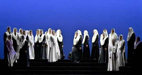 https://gazzettadiparma.cdn.m33cloud.com/resizer/600/315/true/2026_10_14/nabucco-1791990404577.jpg--_nabucco__canto_del_mondo_mutilato___alla_pilotta_ventisette_bambini_danno_voce_al__va___pensiero__in_una_rappresentazione_della_guerra_e_dell_infanzia_perduta.webp?1791990405410