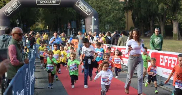 https://gazzettadiparma.cdn.m33cloud.com/resizer/600/315/true/2026_10_17/IMG_1232-1792251546188.JPG--parma_kids__sport__divertimento_e_partecipazione_per_i_piu_piccoli___le_foto.webp?1792251546268