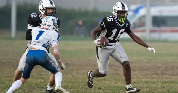 https://gazzettadiparma.cdn.m33cloud.com/resizer/600/315/true/2026_10_23/Under18_Panthers_vs_Warriors_Ph.Nando_Marzano-1792750456836_1792750511.jpg--panthers_al_via_del_campionato_italiano_under_18__domenica_il_debutto_in_casa_dei_frogs_legnano.webp?1792750511400