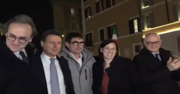 https://gazzettadiparma.cdn.m33cloud.com/resizer/600/315/true/ansa/2026_03_23/i202603232129_365x180.jpg--campo_largo__le_primarie_cambiano_solo_i_rapporti_di_forza.webp