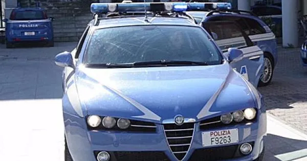 https://gazzettadiparma.cdn.m33cloud.com/resizer/600/315/true/gn4/1/GN4_DAT_1679.jpg--brutale_aggressione_a_colpi_di_machete_per_una_birra_negata__31enne_nordafricano_arrestato_a_livorno.webp