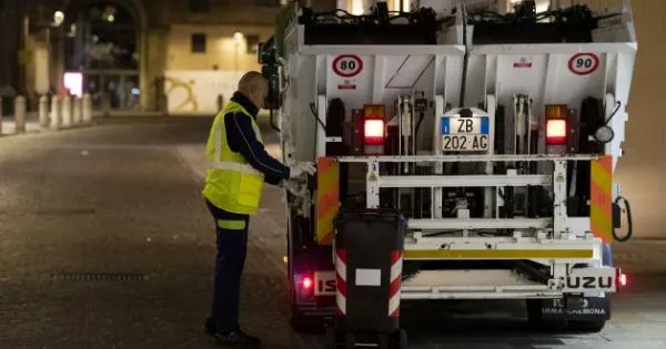 https://gazzettadiparma.cdn.m33cloud.com/resizer/600/315/true/gn4/51919/GN4_DAT_51919142.jpg--controlli_in_centro_e_in_oltretorrente_contro_l_esposizione_dei_rifiuti_in_anticipo_rispetto_agli_orari_assegnati__al_via_un_piano_di_controlli.webp