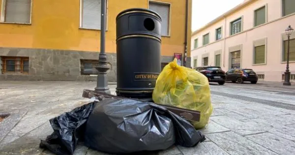 https://gazzettadiparma.cdn.m33cloud.com/resizer/600/315/true/gn4/52373/GN4_DAT_52373741.jpg--rifiuti__residenti_e_commercianti_protestano_contro_orari_rigidi_e_multe__il_comune___vogliamo_fermare_gli_abbandoni_.webp