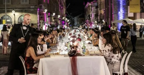 https://gazzettadiparma.cdn.m33cloud.com/resizer/600/315/true/gn4/52443/GN4_DAT_52443972.jpg--il_viaggio_nel_gusto_conquista_commensali_da_tutto_il_mondo.webp