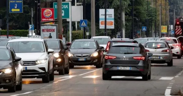 https://gazzettadiparma.cdn.m33cloud.com/resizer/600/315/true/gn4/52498/GN4_DAT_52498232.jpg--diesel_euro_5__la_regione_fa_marcia_indietro__niente_stop_alla_circolazione.webp