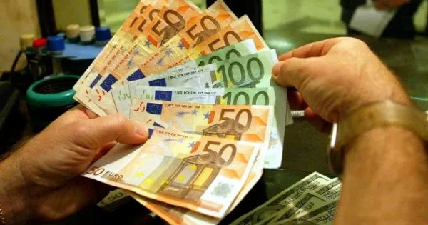 https://gazzettadiparma.cdn.m33cloud.com/resizer/600/315/true/gn4/52617/GN4_DAT_52617649.jpg--dall_auto_al_cellulare__a_parma_oltre_7mila_euro_di_debiti_a_famiglia.webp