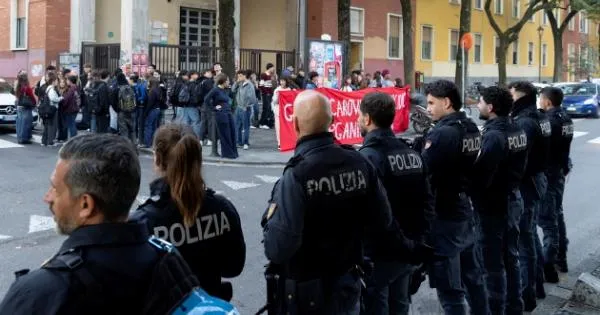 https://gazzettadiparma.cdn.m33cloud.com/resizer/600/315/true/gn4/53005/GN4_DAT_53005141.jpg--parma__sventata_la_guerriglia_urbana_tra_manifestanti_e_polizia__parla_il_questore.webp
