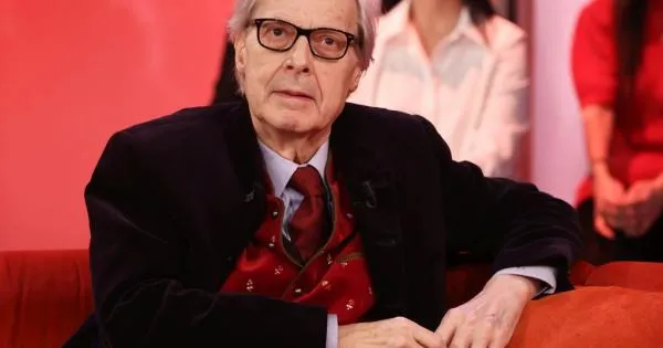 https://gazzettadiparma.cdn.m33cloud.com/resizer/600/315/true/italpress/2026_10_01/1790833480974.jpg--vittorio_sgarbi_ricoverato_al_policlinico_gemelli_di_roma__e_in_terapia_intensiva.webp
